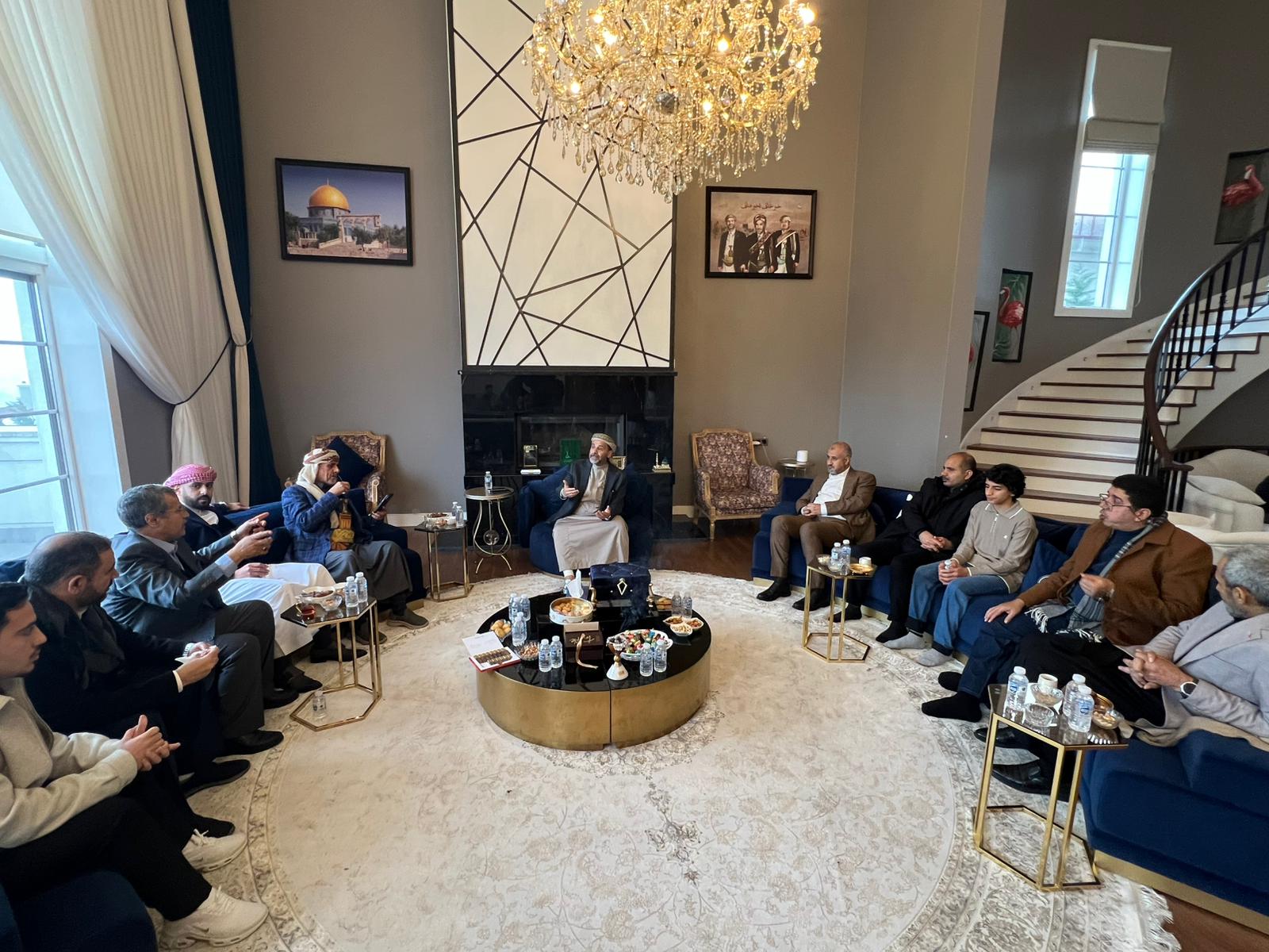 الشيخ حميد الأحمر يستقبل المهنئين بمناسبة عيد الفطر المبارك