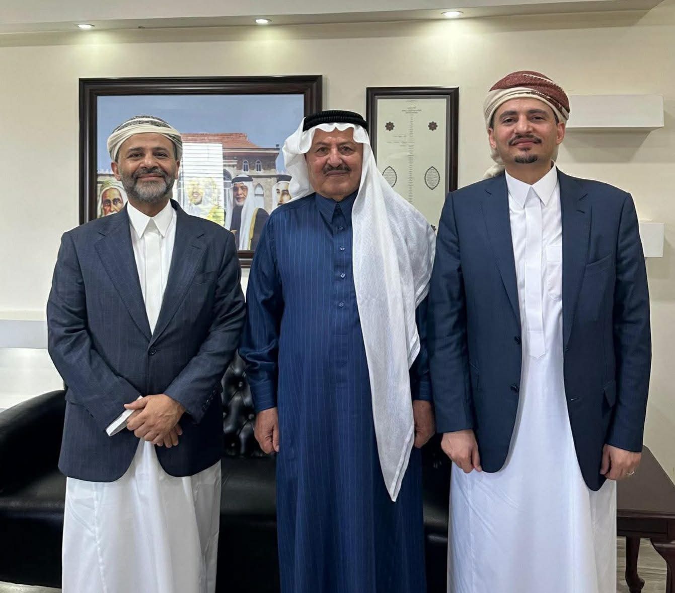  الشيخ حميد بن عبدالله الأحمر يلتقي مستشار جلالة الملك عبدالله بن الحسين لشئون العشائر