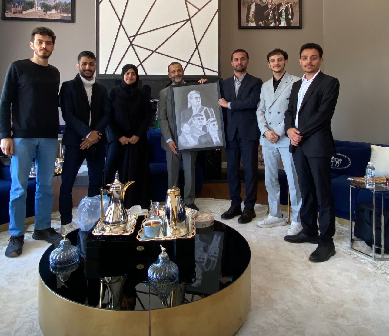 الشيخ حميد الأحمر يستقبل وفد اتحاد الطلاب اليمنيين في تركيا