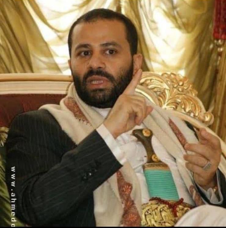 الشيخ حميد الأحمر يعلق على تصريحات رئيس مجلس القيادة الرئاسي حول طائرات الخطوط اليمنية المدمرة