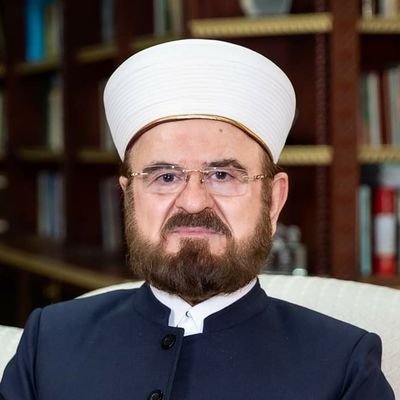 الدكتور علي القره داغي: أعترض بشدة على إدراج أخي الشيخ حميد بن الشيخ عبد الله الأحمر، حفظه الله، وشركاته ضمن قائمة الإرهاب في أمريكا 