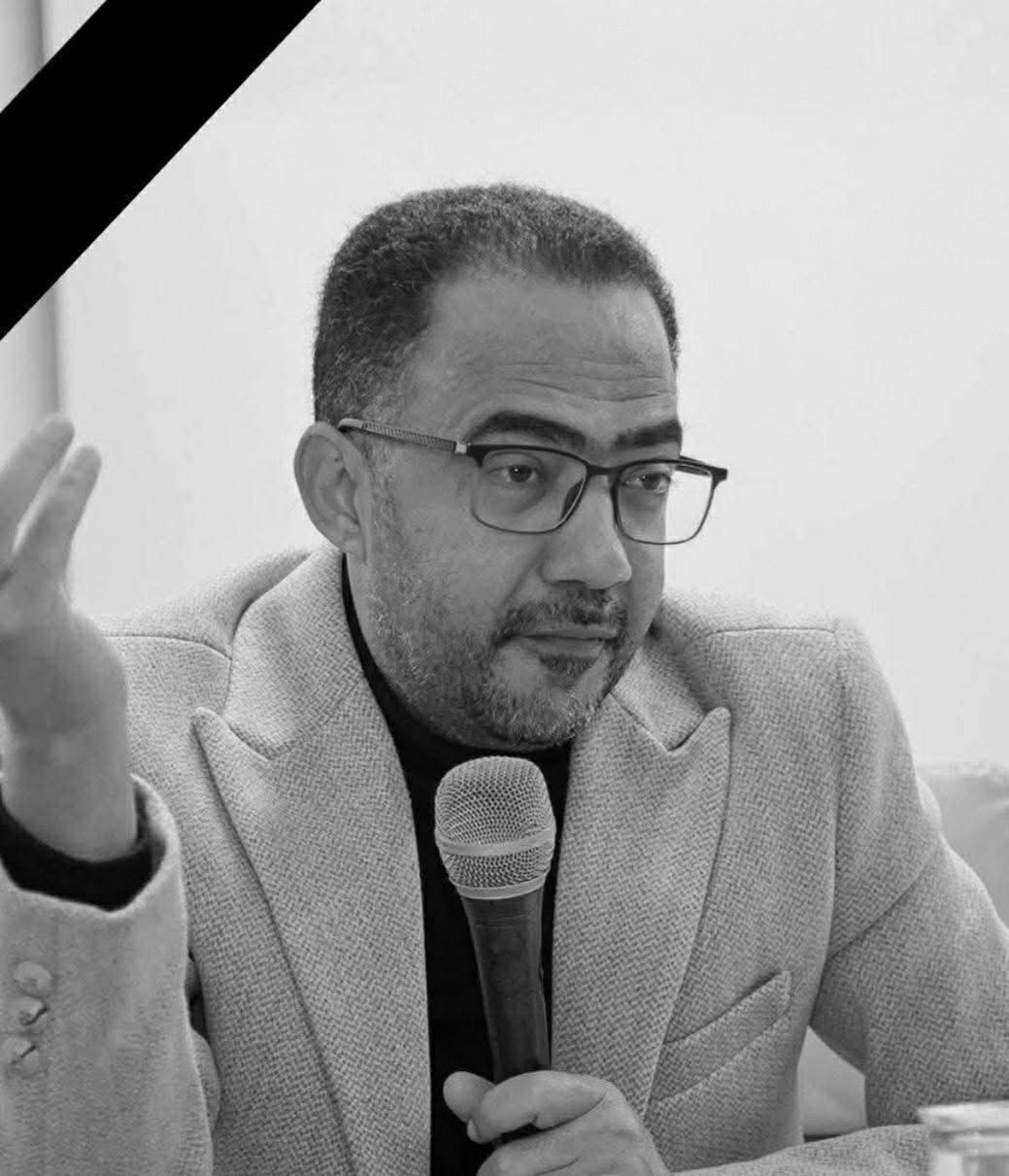 الشيخ حميد الأحمر يعزي في وفاة الأستاذ فؤاد الحميري 